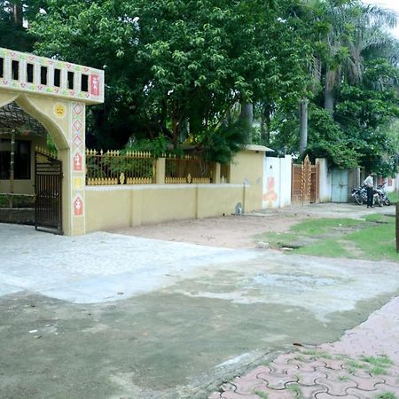Khajurāho Priyanka Resort المظهر الخارجي الصورة